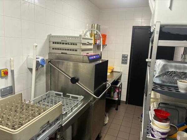 Fonds De Commerce - 200 m²