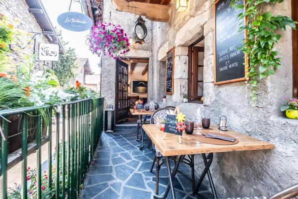 Restaurant typique à Yvoire ( 74140 ) avec terrasse