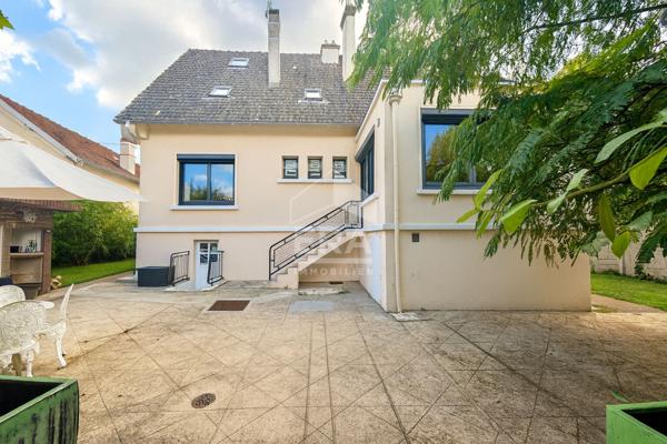 Maison Ballancourt Sur sous sol total 6/8 pièces 4/6 chambres 148 m2