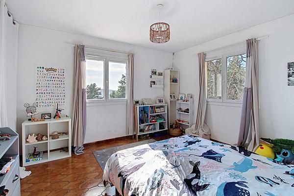 A VENDRE EN EXCLUSIVITE ! Draguignan - 6 pièces, 4 chambres, grand terrain