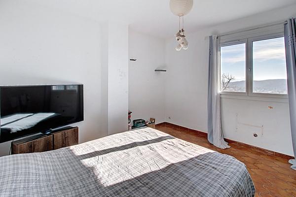 A VENDRE EN EXCLUSIVITE ! Draguignan - 6 pièces, 4 chambres, grand terrain