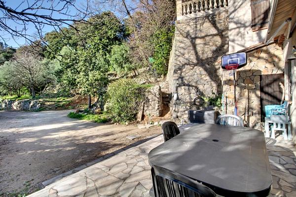 A VENDRE EN EXCLUSIVITE ! Draguignan - 6 pièces, 4 chambres, grand terrain