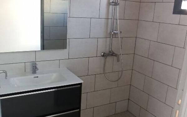 Maison à louer    3 pièces •  Saint-Pierre