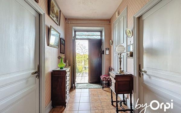 Maison à vendre    6 pièces • 210,46 m2 Lapeyrouse