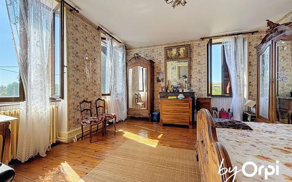 Maison à vendre    6 pièces • 210,46 m2 Lapeyrouse