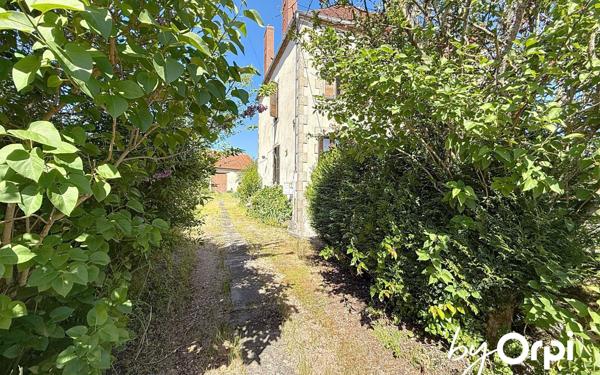 Maison à vendre    6 pièces • 210,46 m2 Lapeyrouse