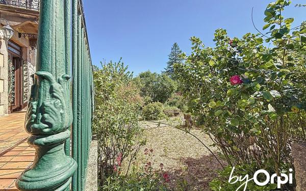 Maison à vendre    6 pièces • 210,46 m2 Lapeyrouse