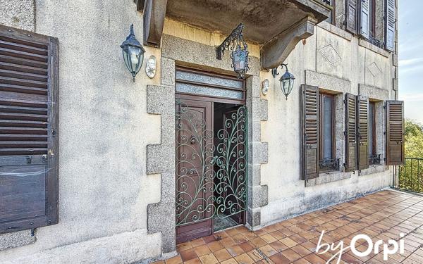 Maison à vendre    6 pièces • 210,46 m2 Lapeyrouse