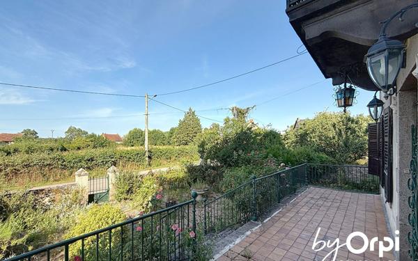 Maison à vendre    6 pièces • 210,46 m2 Lapeyrouse