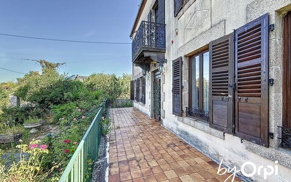 Maison à vendre    6 pièces • 210,46 m2 Lapeyrouse