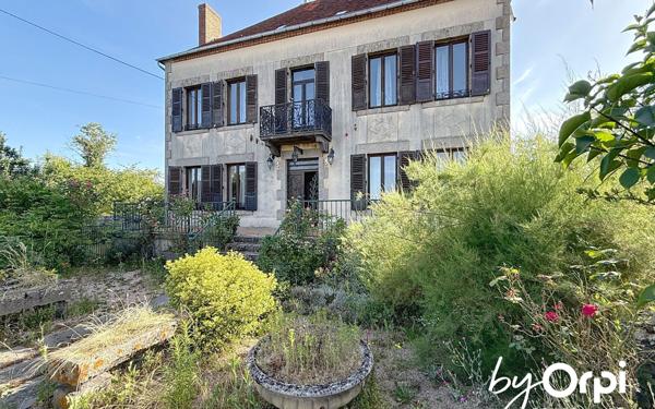 Maison à vendre    6 pièces • 210,46 m2 Lapeyrouse