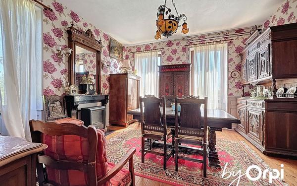 Maison à vendre    6 pièces • 210,46 m2 Lapeyrouse