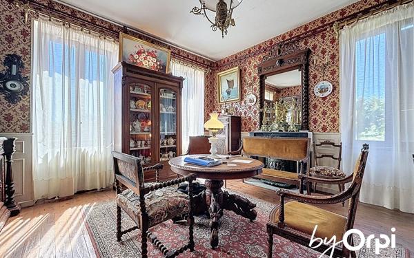 Maison à vendre    6 pièces • 210,46 m2 Lapeyrouse