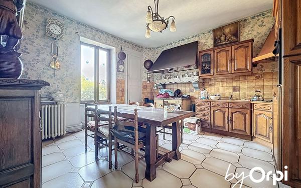 Maison à vendre    6 pièces • 210,46 m2 Lapeyrouse