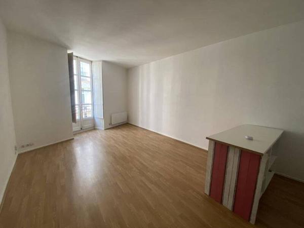 Appartement 2 pièces                                        - 44000 Nantes Réf : 12024