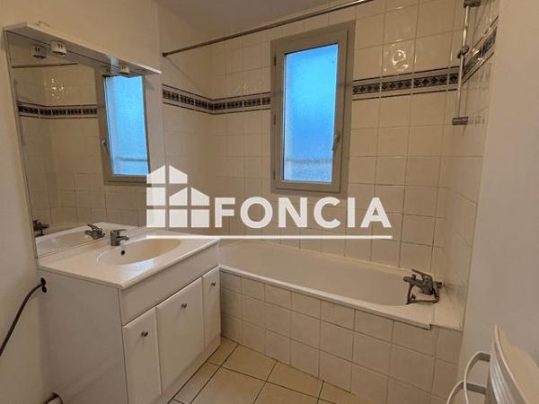 Location Appartement 4 pièces 81.77 m² - 18 RUE DES NEUFS SOLEILS RESIDENCE MARIVAUX APPART F13 Clermont Ferrand 63000