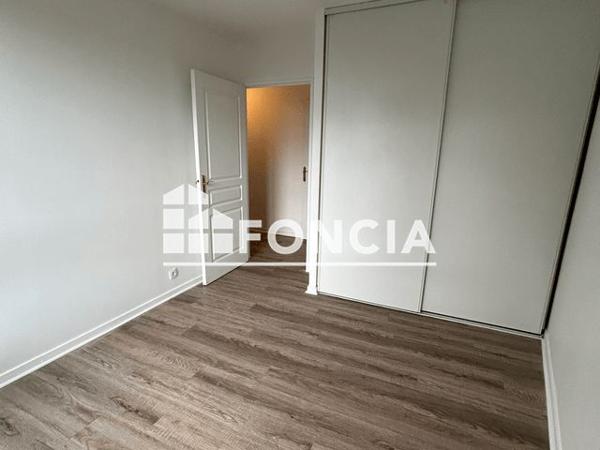 Location Appartement 4 pièces 81.77 m² - 18 RUE DES NEUFS SOLEILS RESIDENCE MARIVAUX APPART F13 Clermont Ferrand 63000