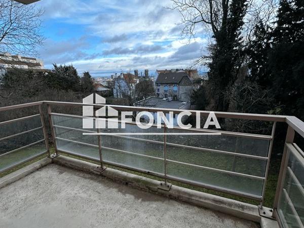 Location Appartement 4 pièces 81.77 m² - 18 RUE DES NEUFS SOLEILS RESIDENCE MARIVAUX APPART F13 Clermont Ferrand 63000