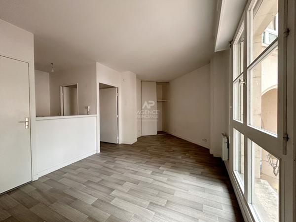 Appartement Poissy 1 pièce(s) 25.10 m2 Loyer 750 €/mois charges comprises **  - Référence  9253