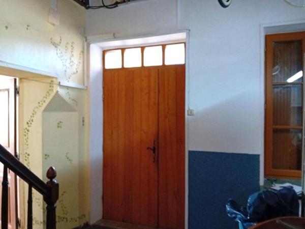 Immeuble rénové avec appartement duplex et local – centre Limogne-en-Quercy