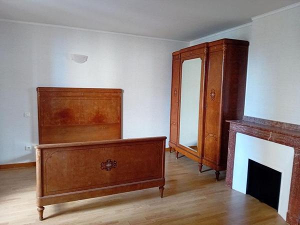 Immeuble rénové avec appartement duplex et local – centre Limogne-en-Quercy