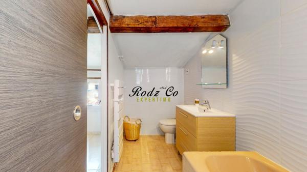 Apt (84400) Immeuble de Caractère au Cœur Historique d’Apt – Une Invitation à l’Histoire et à l’Investissement