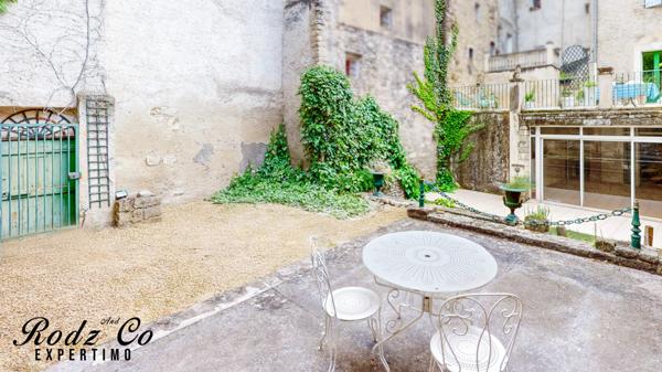Apt (84400) Immeuble de Caractère au Cœur Historique d’Apt – Une Invitation à l’Histoire et à l’Investissement