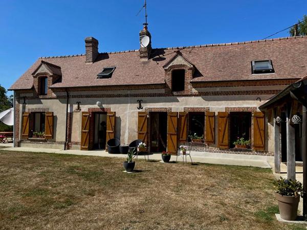 Longère familiale alliant charme de l'ancien et modernité  proche l'Aigle