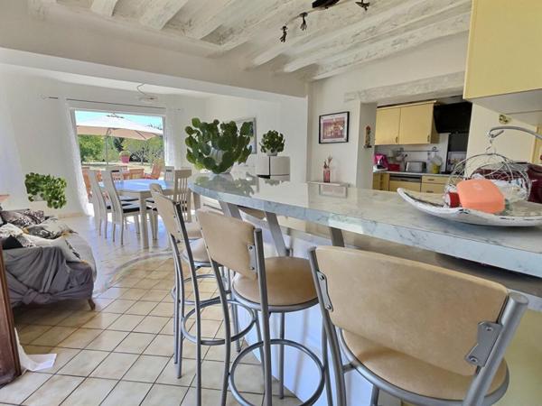 Longère familiale alliant charme de l'ancien et modernité  proche l'Aigle