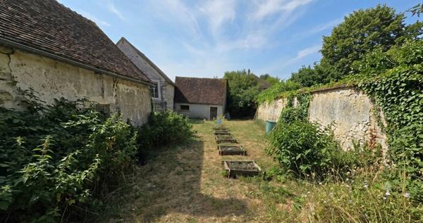 PROJET EXCEPTIONNEL : Garage de 29 m² à transformer ou agrandir en habitation sur 200 m² de terrain