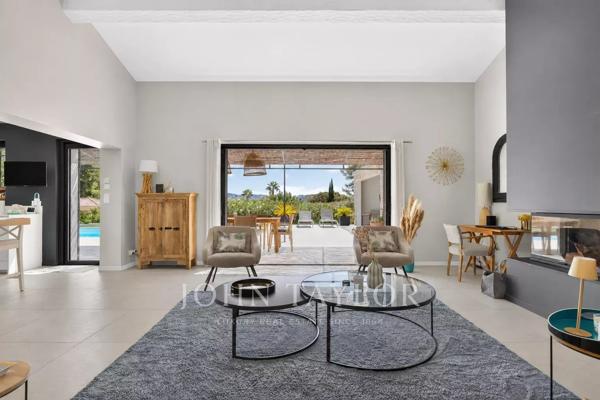 La Cadière-d'Azur – Villa de plain-pied rénovée avec piscine, 4 suites et pool house