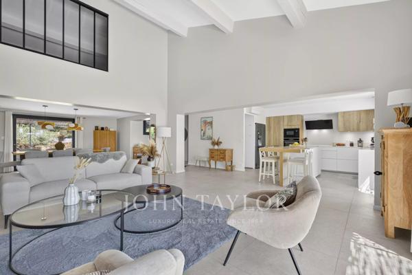 La Cadière-d'Azur – Villa de plain-pied rénovée avec piscine, 4 suites et pool house