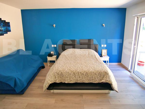 Villa d’Architecte d’Exception avec Vue Panoramique 360° à Bagnols-en-Forêt.