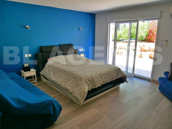 Villa d’Architecte d’Exception avec Vue Panoramique 360° à Bagnols-en-Forêt.