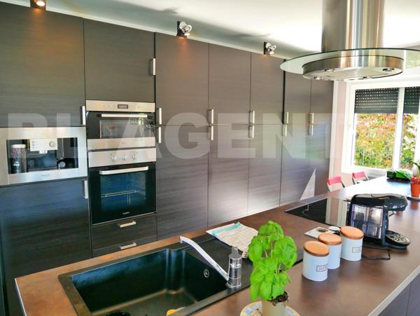 Villa d’Architecte d’Exception avec Vue Panoramique 360° à Bagnols-en-Forêt.