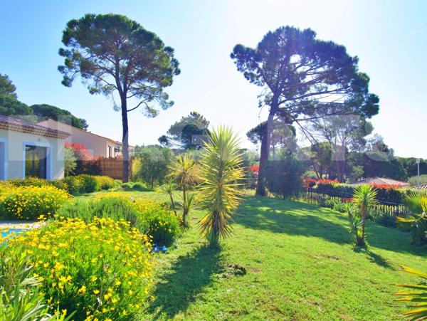 Villa d’Architecte d’Exception avec Vue Panoramique 360° à Bagnols-en-Forêt.
