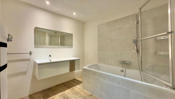 MAISON 6 PIÈCES 141 M² - ATHIS-MONS -  JARDIN, SOUS-SOL ET TERRASSE