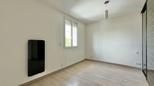 MAISON 6 PIÈCES 141 M² - ATHIS-MONS -  JARDIN, SOUS-SOL ET TERRASSE