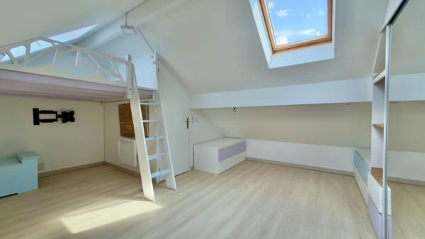 MAISON 6 PIÈCES 141 M² - ATHIS-MONS -  JARDIN, SOUS-SOL ET TERRASSE