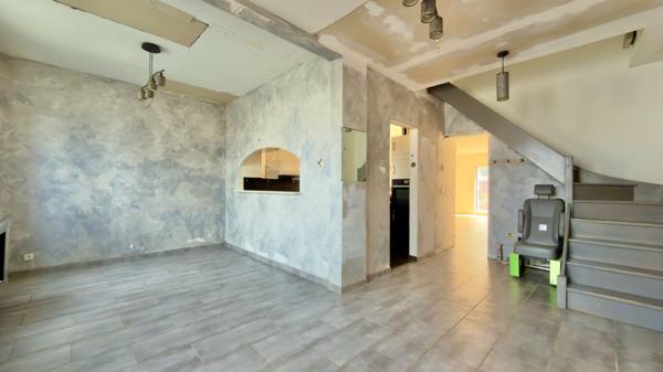 MAISON 6 PIÈCES 141 M² - ATHIS-MONS -  JARDIN, SOUS-SOL ET TERRASSE