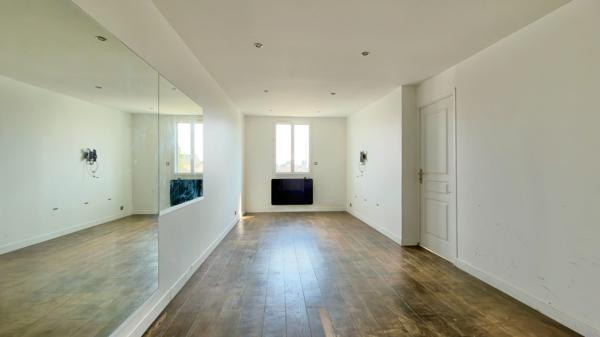 MAISON 6 PIÈCES 141 M² - ATHIS-MONS -  JARDIN, SOUS-SOL ET TERRASSE