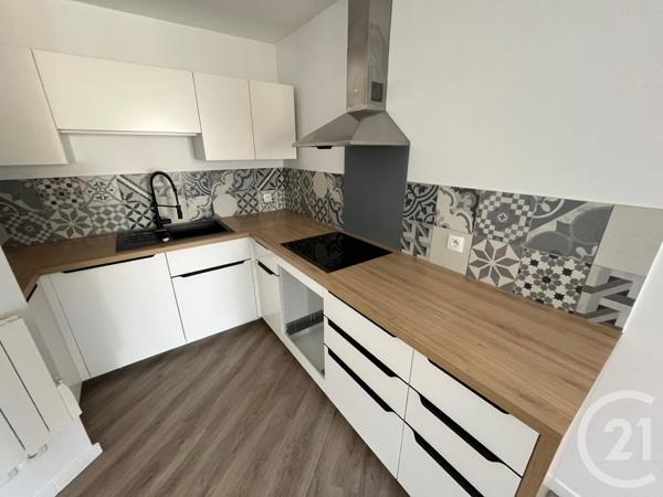 Appartement F4 à vendre  5 pièces - 82,75 m2 DAMMARTIN EN GOELE - 77