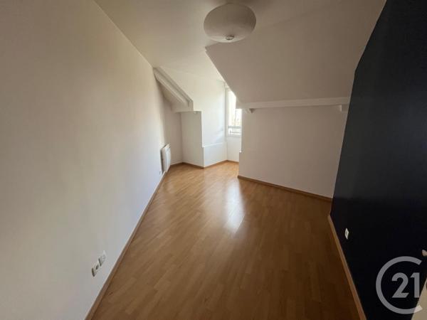 Appartement F4 à vendre  5 pièces - 82,75 m2 DAMMARTIN EN GOELE - 77