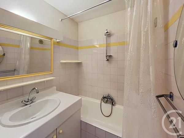 Appartement F2 Bis à vendre  2 pièces - 34 m 2   CAVALAIRE SUR MER  - 83