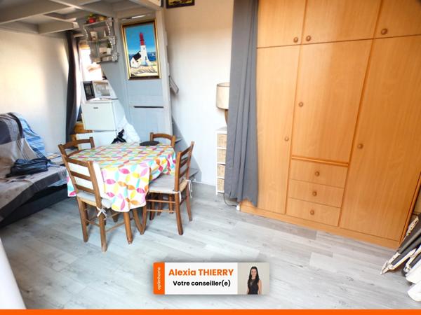 Roquille. Studio mezzanine avec terrasse et parking