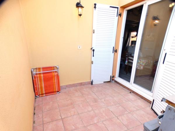 Roquille. Studio mezzanine avec terrasse et parking