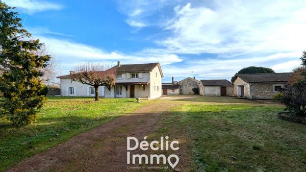 Vente maison en pierre La rochefoucauld, 292m² 9 pièces 255 000€ avec garage