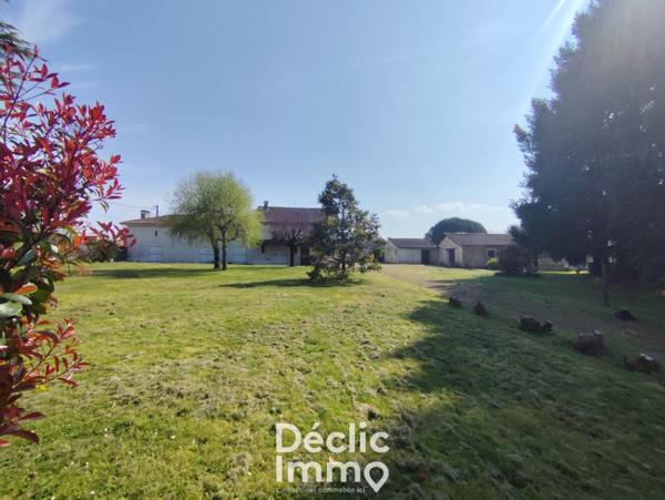Vente maison en pierre La rochefoucauld, 292m² 9 pièces 255 000€ avec garage