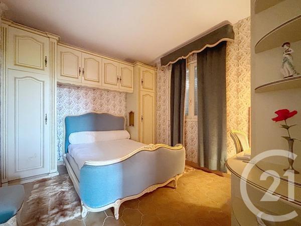 Maison à vendre  7 pièces - 199,28 m 2   ROQUEBRUNE SUR ARGENS  - 83
