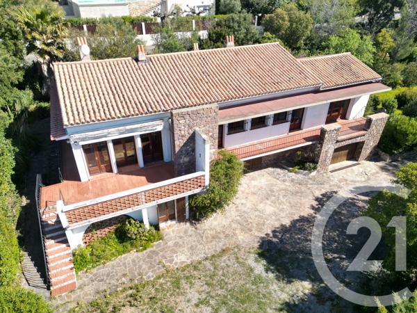 Maison à vendre  7 pièces - 199,28 m 2   ROQUEBRUNE SUR ARGENS  - 83